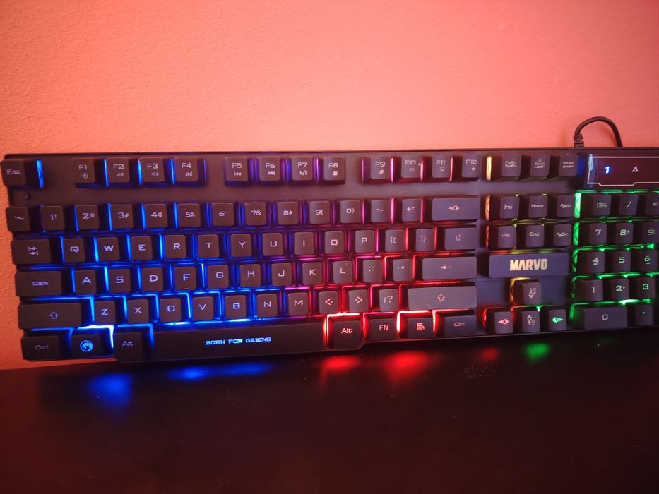 Set tastatura și căști marvo