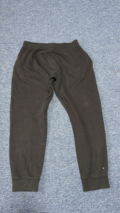 Vand pantaloni Nike