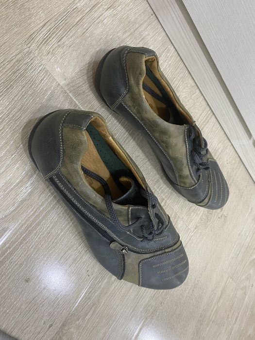 Продам кроссовку.