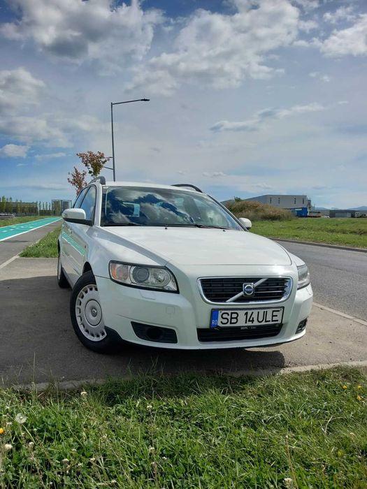 volvo v50