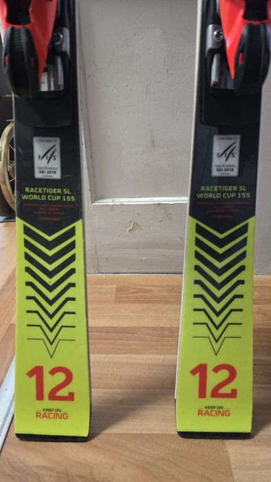 Volkl Racetiger SL FIS