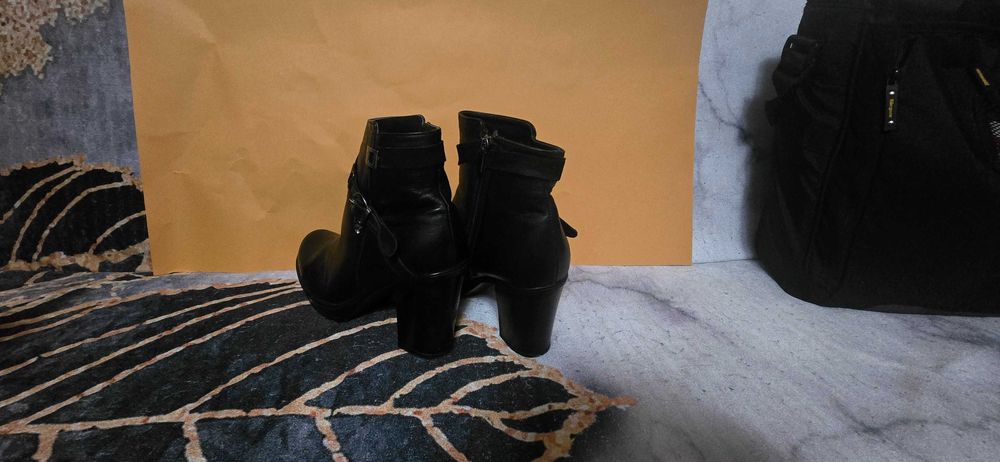 ДАМСКИ БОТУШИ - като нови!