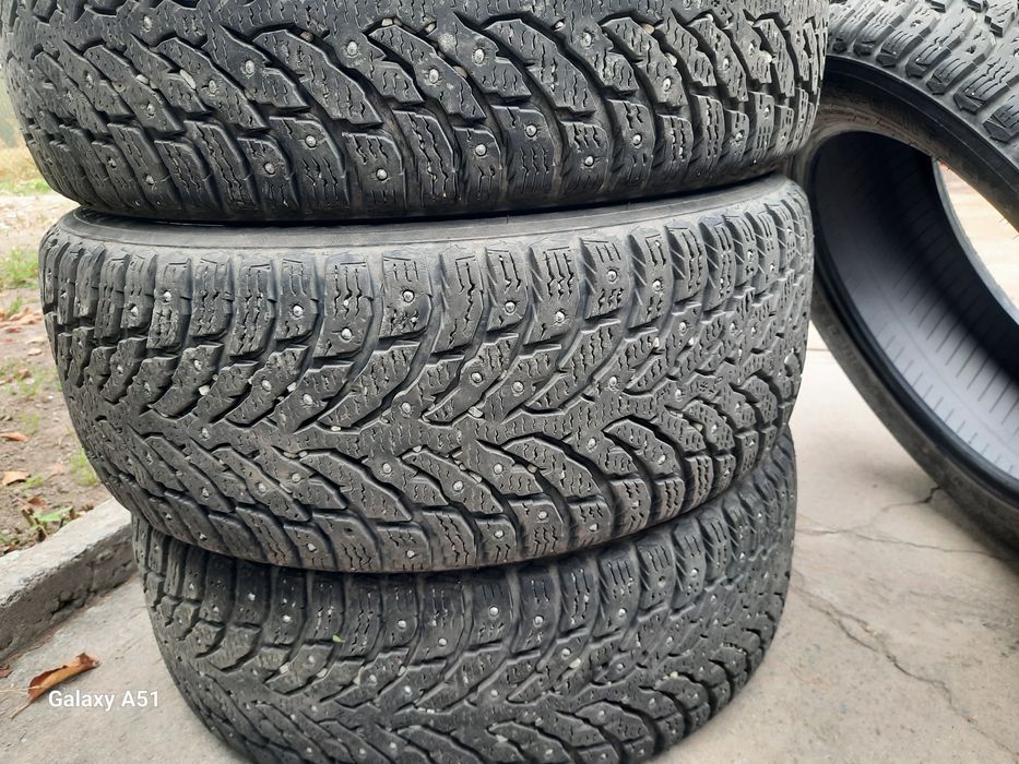 Резина зимняя шипованая