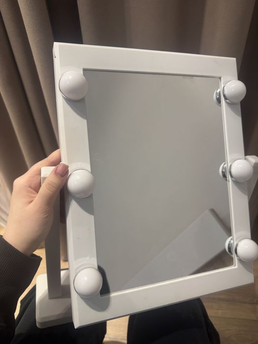 Зеркало настольное с подсветкой