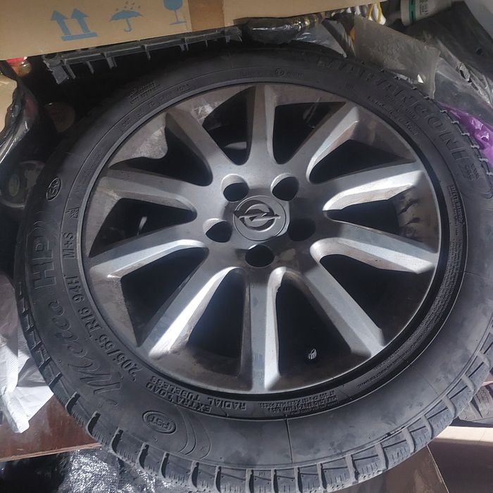 Продавам оригинални ляти алуминиеви джанти с гуми за Опел Зафира, Астр