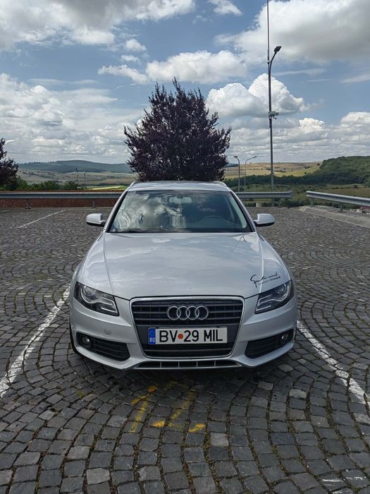 Vând autovehicul Audi