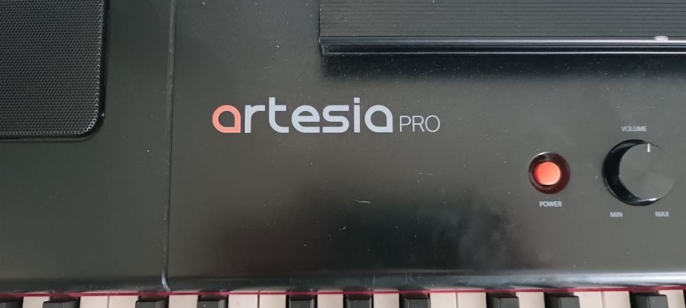 Продам цифровое пианино