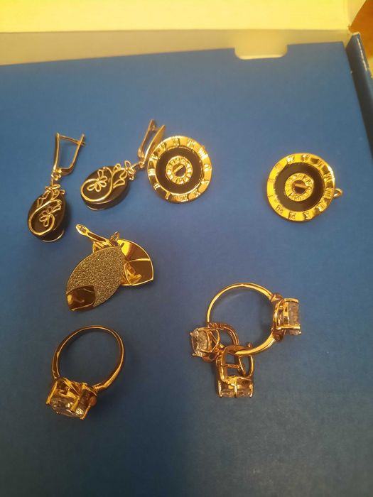 Продам ьидутерию, браслеты разные