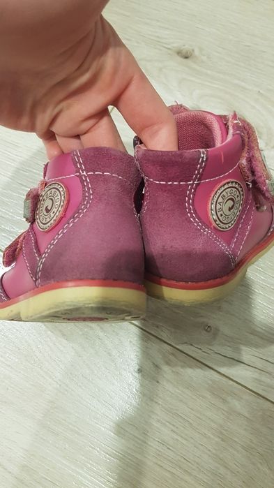 Продам детскую обувь