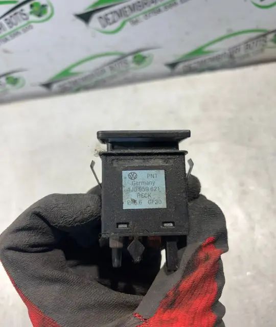 Buton dezaburire luneta 1J0 959 621 Volkswagen VW Golf 1998