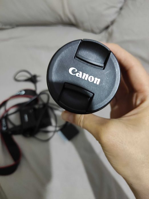 Продам Canon 1200D