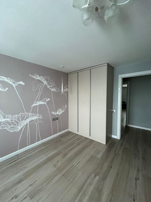 Продам 5 комнатную квартиру