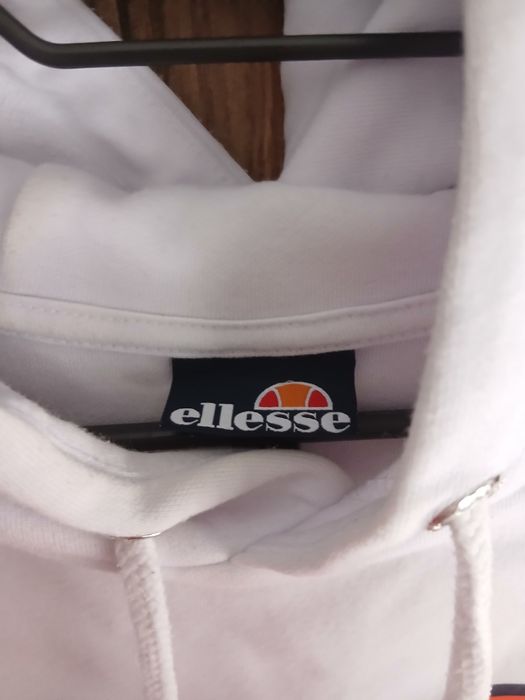 Суичър на Ellesse