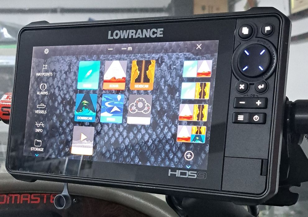 Ofer spre vânzare un sonar Lowrance Hds live  9