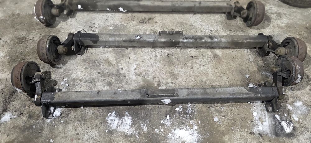 Axa remorca /platforma 1350 kg