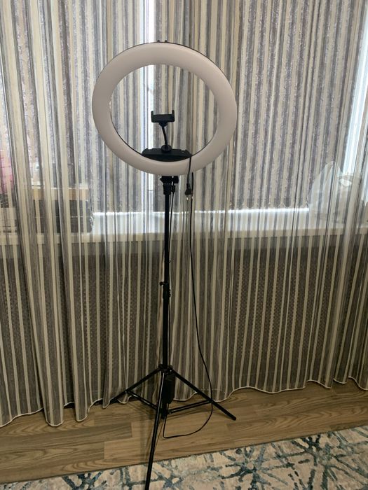 Продам кольцевую лампу