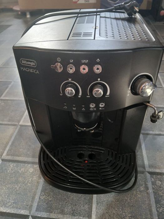 Esspresor cafea DeLonghi Magnifica (defect)