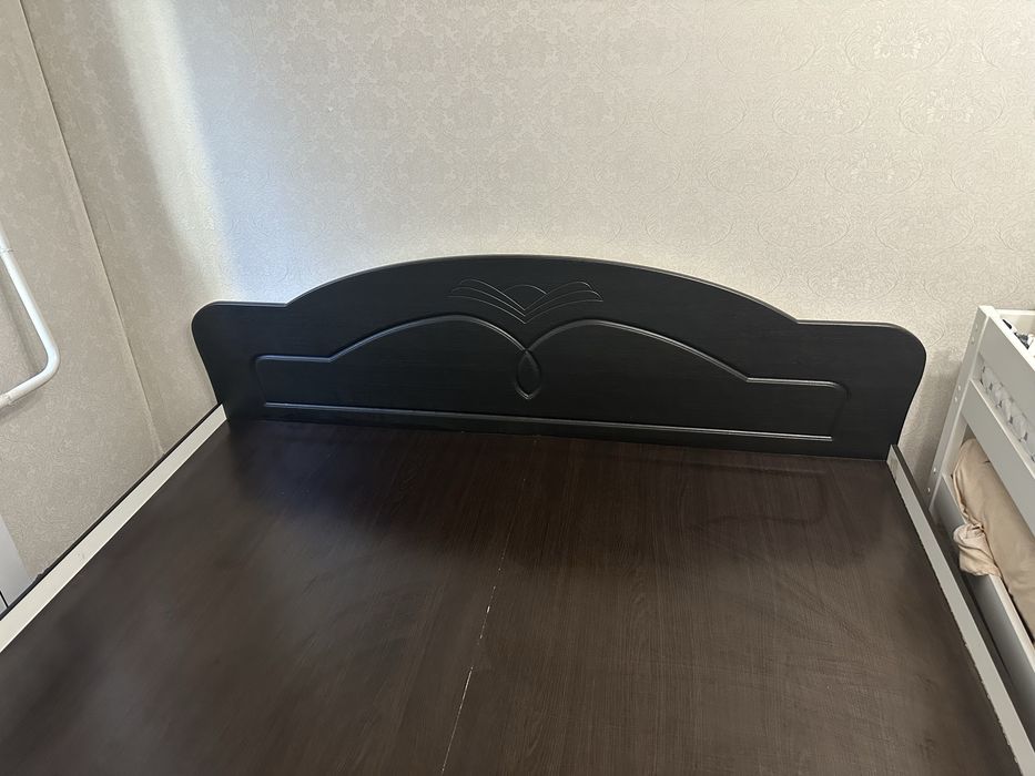 Продам двухспальную кровать