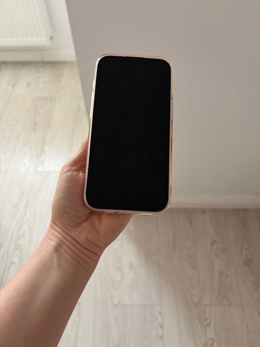 Vând IPhone 15 roz 128 Gb primul proprietar