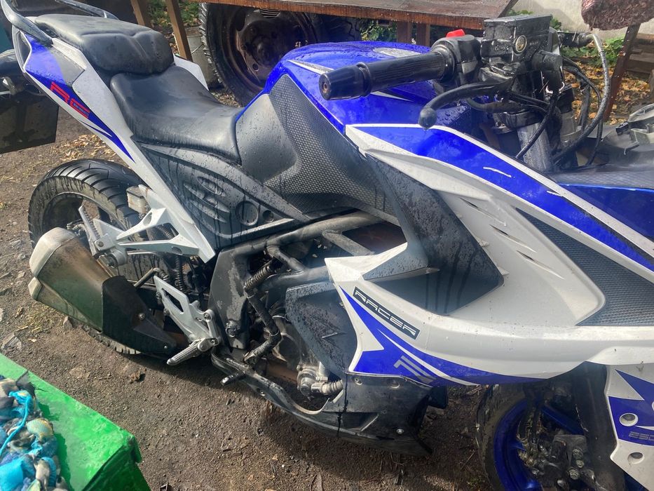 Продам мотоцикл Рейсер шторм