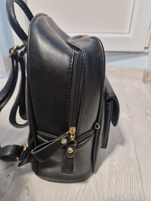 Дамска раница нова