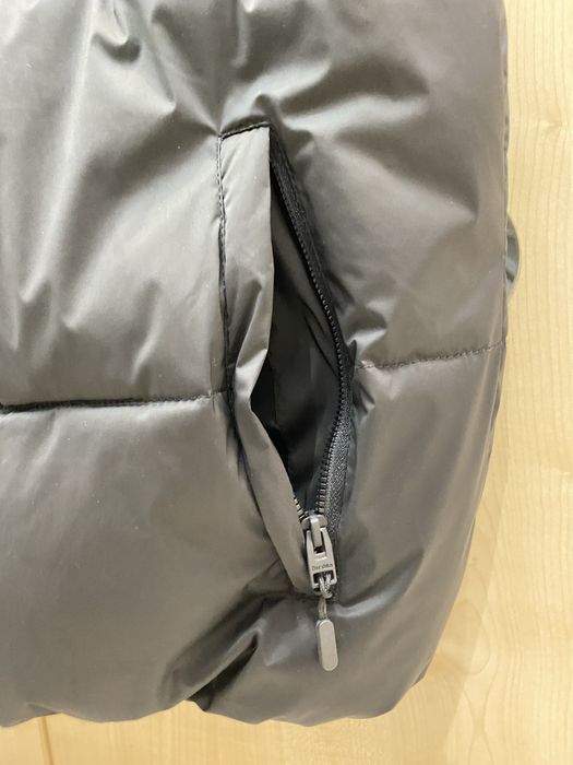 Vand vesta neagra Bershka