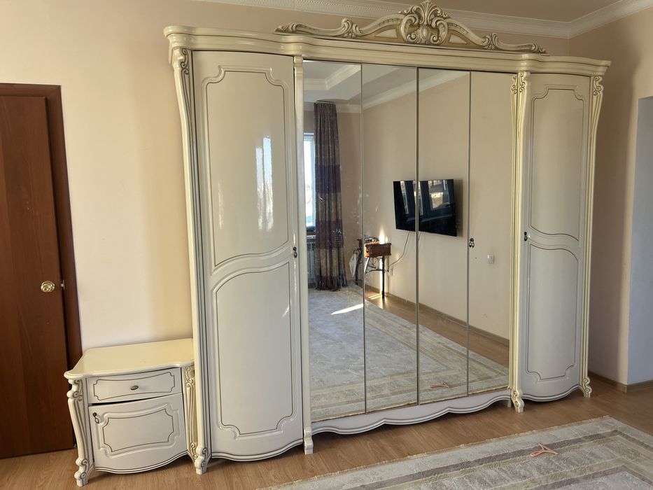 Спальный гарнитур