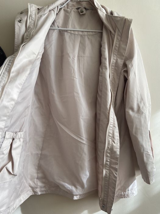 Куртка/ветровка с подкладом, капюшоном