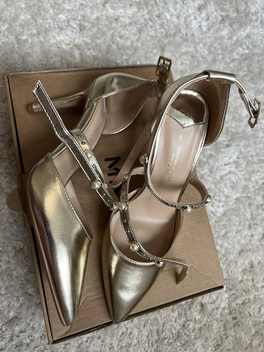 Rochie de seara  si pantofi de gala 38