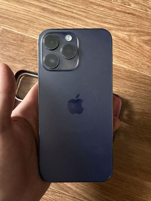 Продам айфон 14 про мах