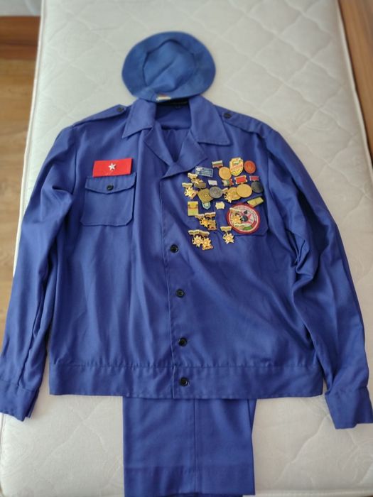 Старинна униформа от бригадирското движение