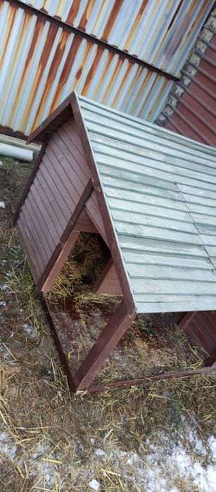 Продам большую будку для собаки