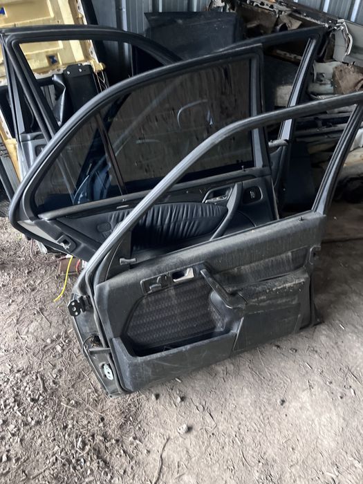 Мерседес E124 E210 190запчасть