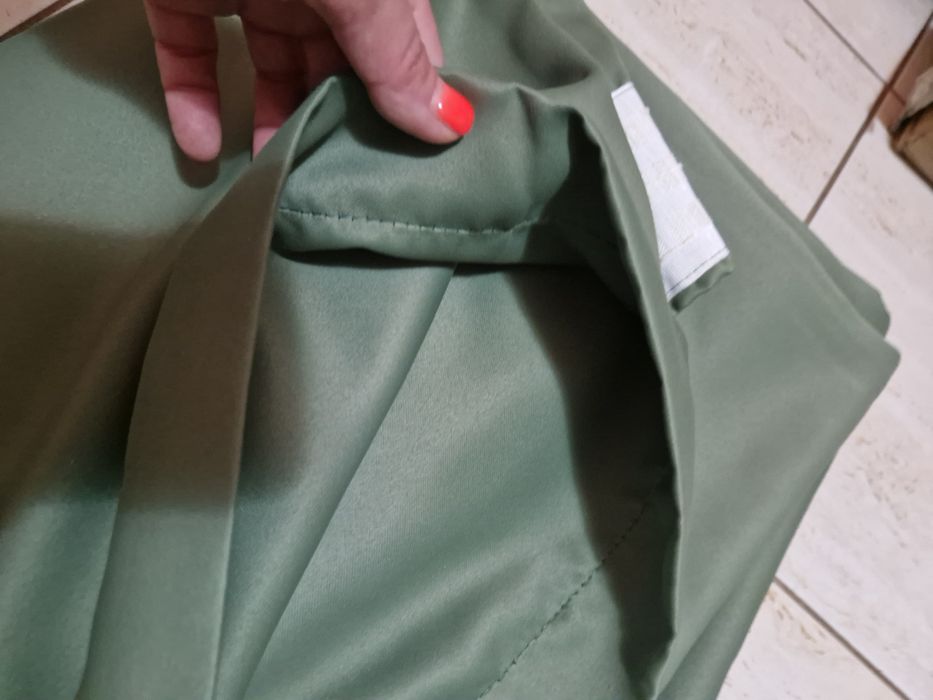 Draperii verde smarald