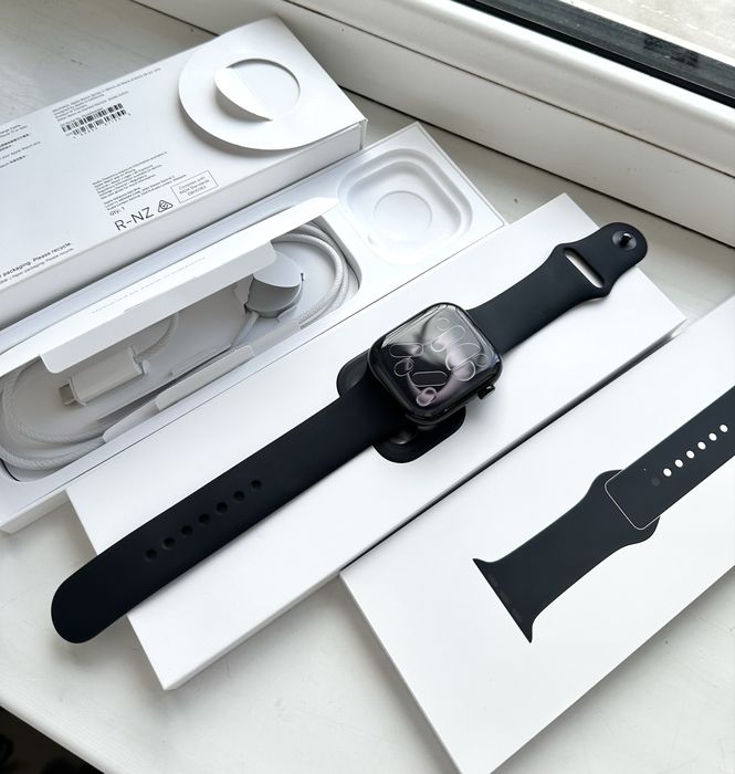 Apple iWatch 11 Black 46mm 100%