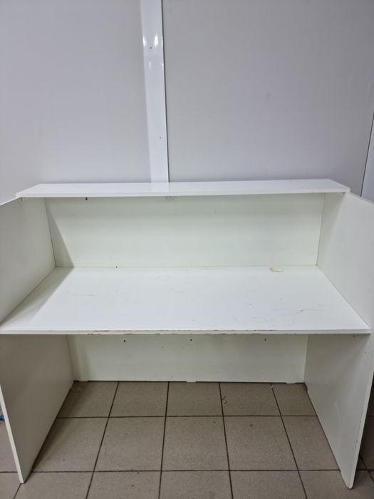 Продам Стол  Ресепшн