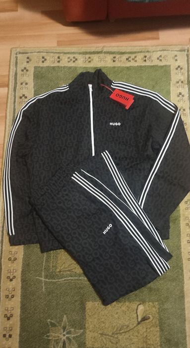 Oferta Trening HUGO BOSS original 100% nou cu eticheta marimea L pret 600 de la 13mil magazin