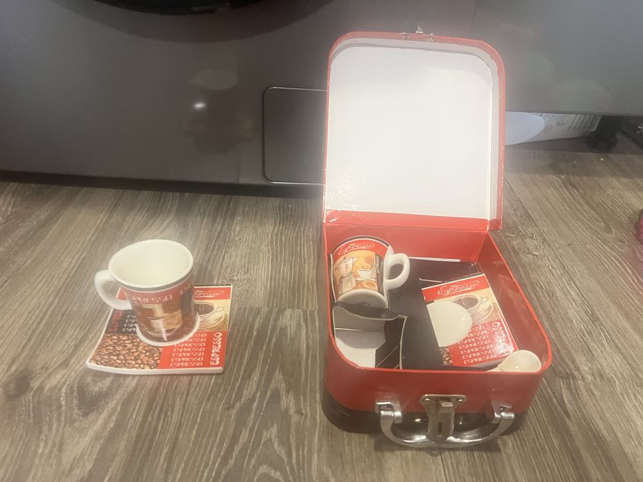 Чаши за кафе два бойки