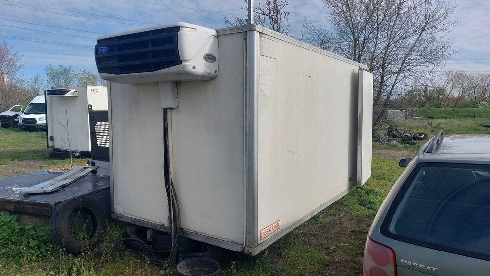 Dubă frigorifică cu agregat pentru congelare și refrigerare