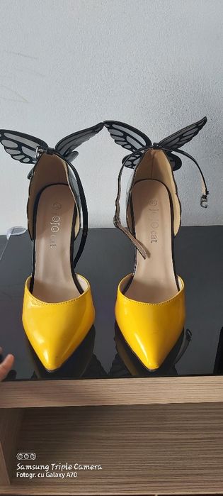 Pantofi stiletto
