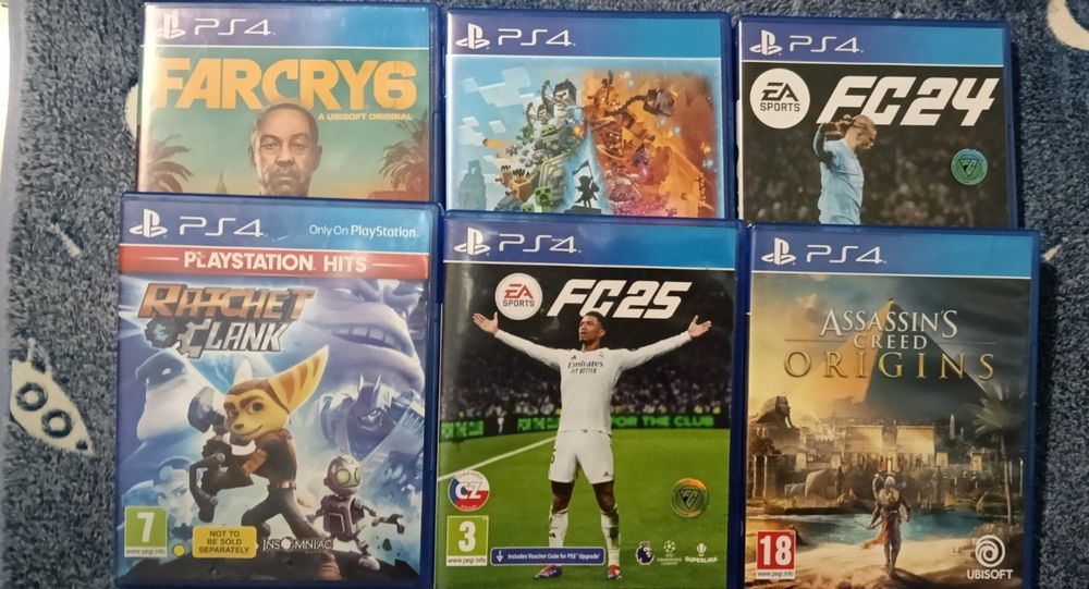 Vând PS4, jocuri și joystick.