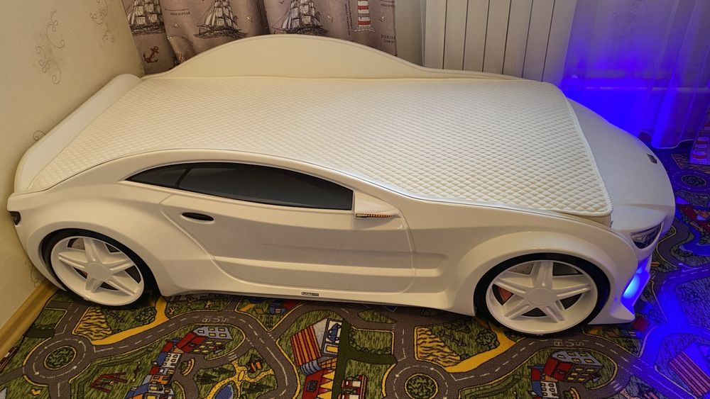 Кровать-машина с матрасом