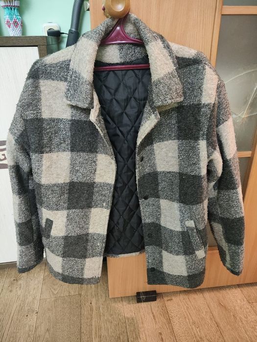 Демисезонное пальто.