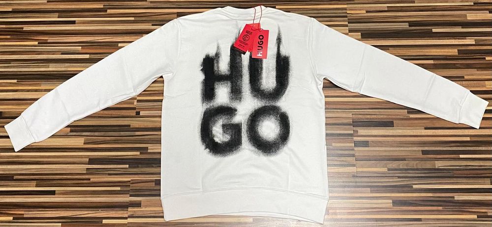 Vând bluza noua de bărbați Hugo