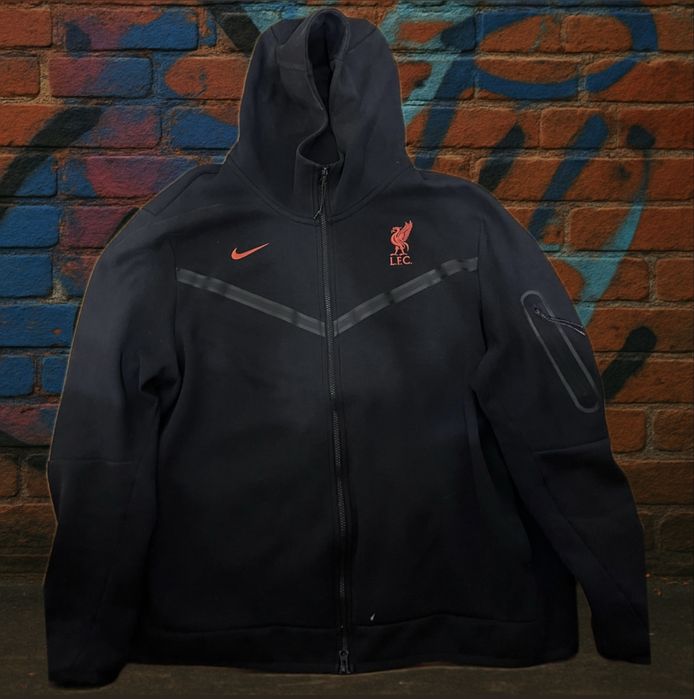 nike tech liverpool