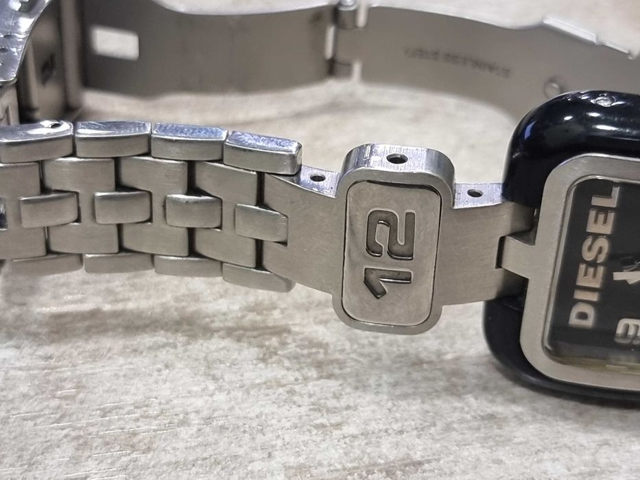 Дамски часовник Diesel 30 мм.