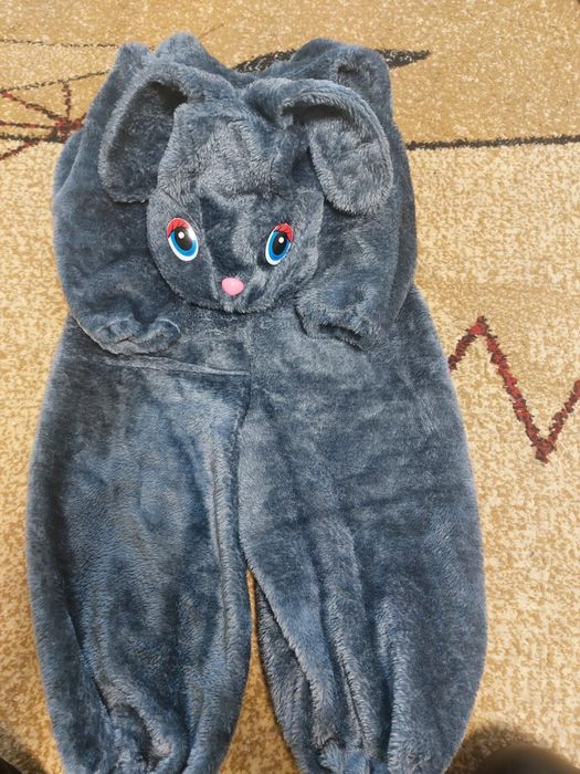 Продам новогодний костюм зайчика