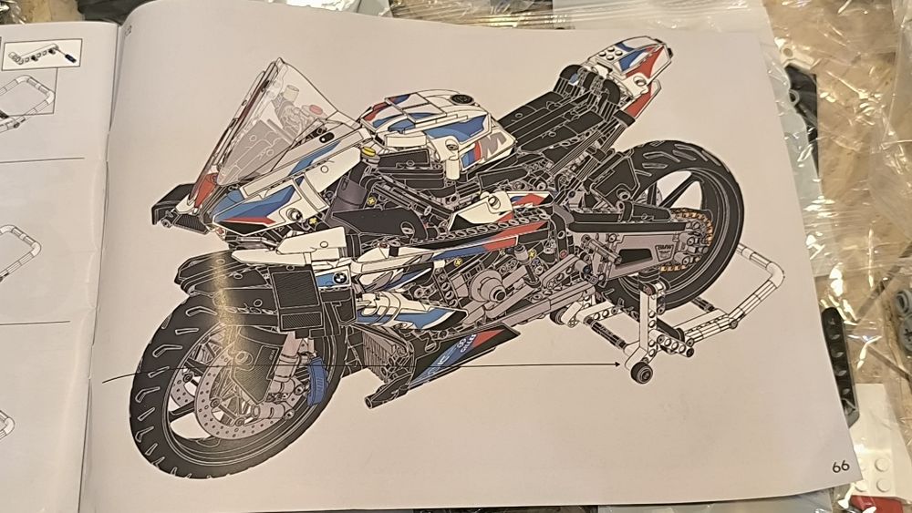 Tip Lego BMW M 1000 RR 42130