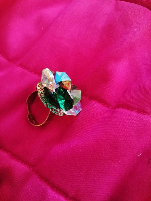 Пръстен от сваровски кристали