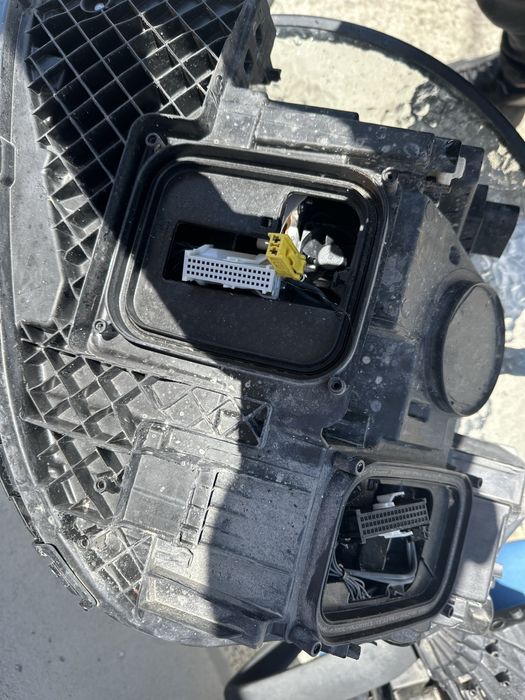 Mercedes E w213 Ляв и десен фар за ЧАСТИ